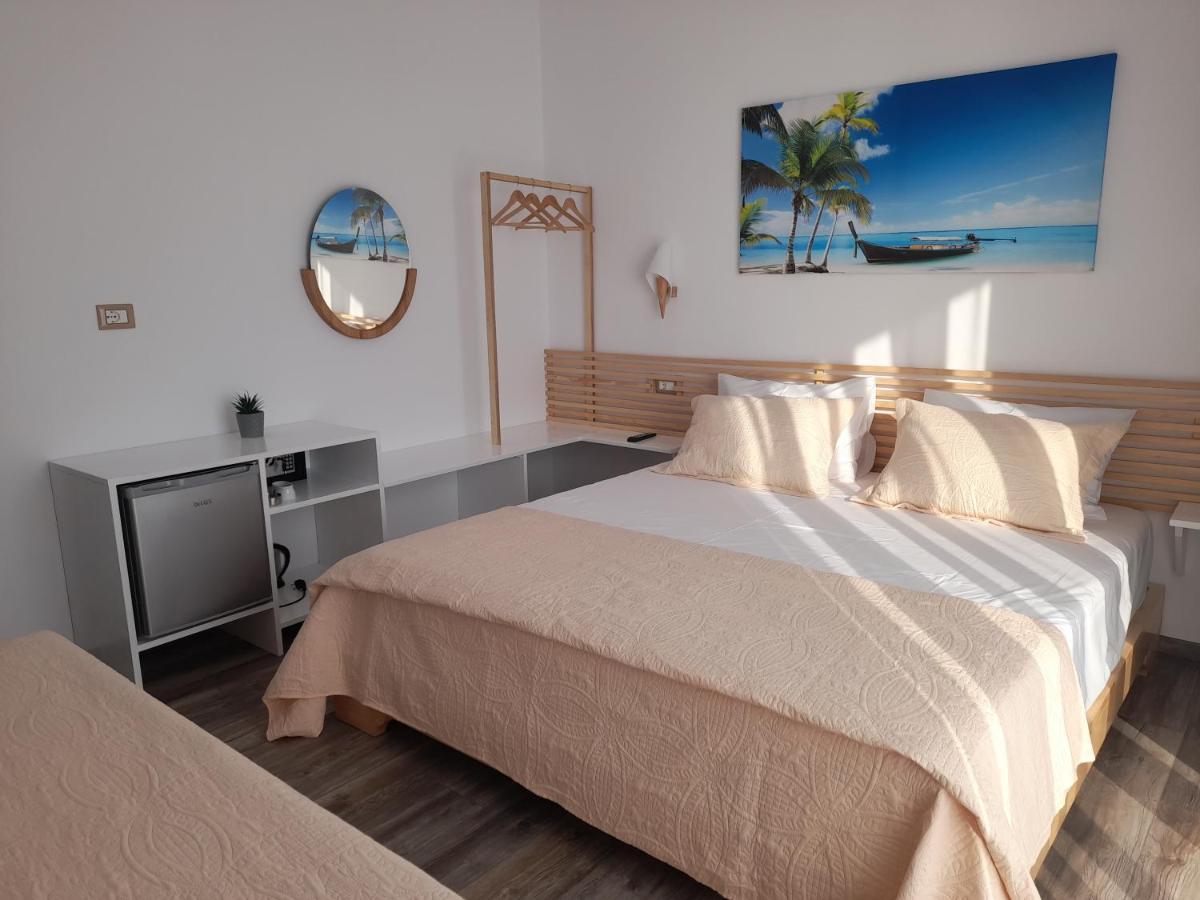 Anxhelos Hotel Himare Exterior photo