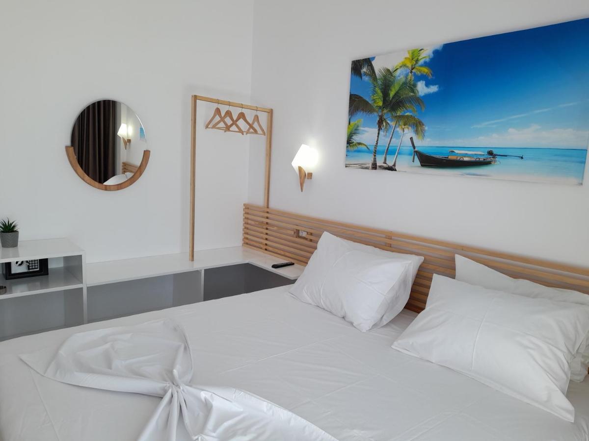 Anxhelos Hotel Himare Exterior photo