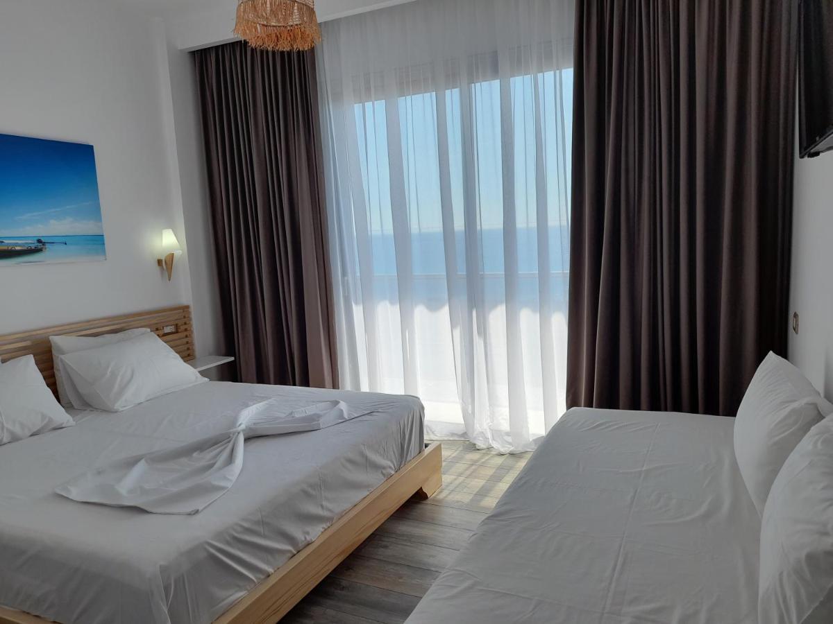 Anxhelos Hotel Himare Exterior photo