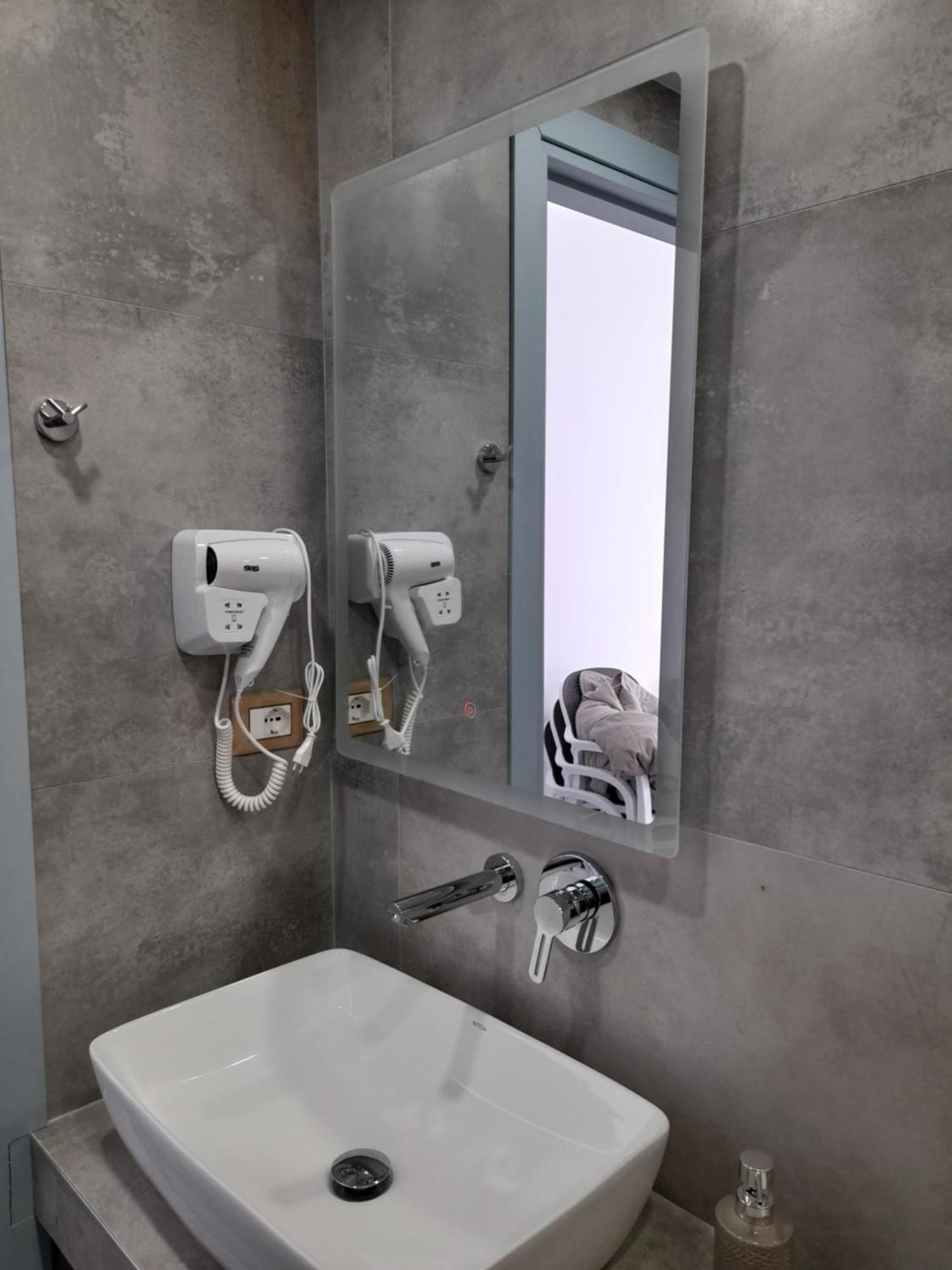 Anxhelos Hotel Himare Room photo